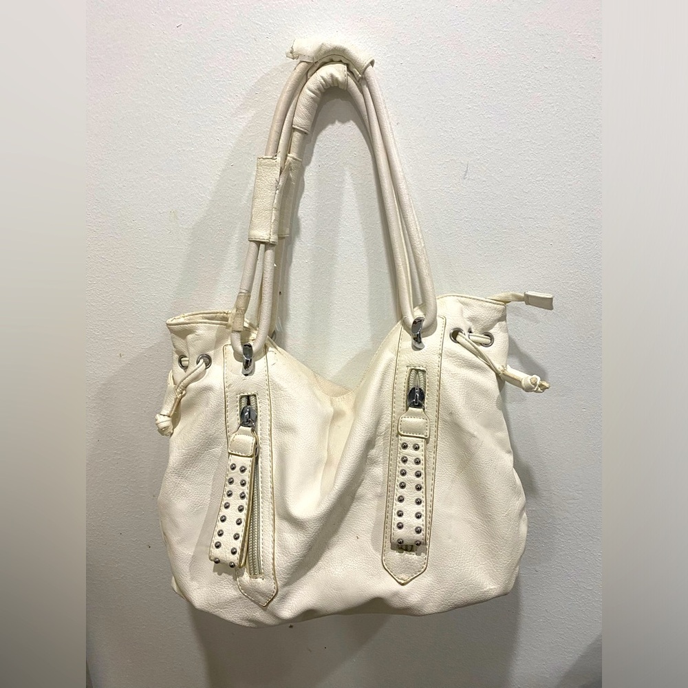 Ladies White Handbag.